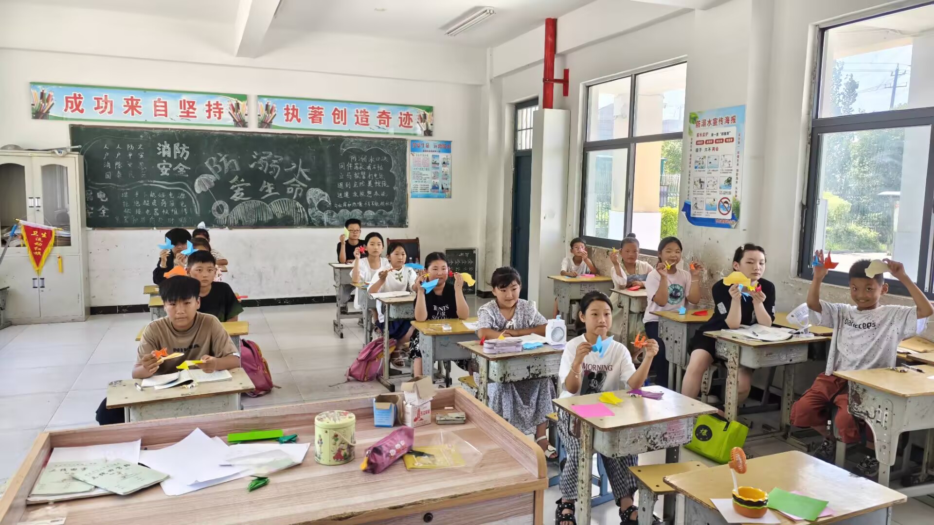 �Ϸʴ�W(xu��)�������l(xi��ng)���F��������С�W(xu��)���ֹ��c��Ӱ�����Ľ���ů��