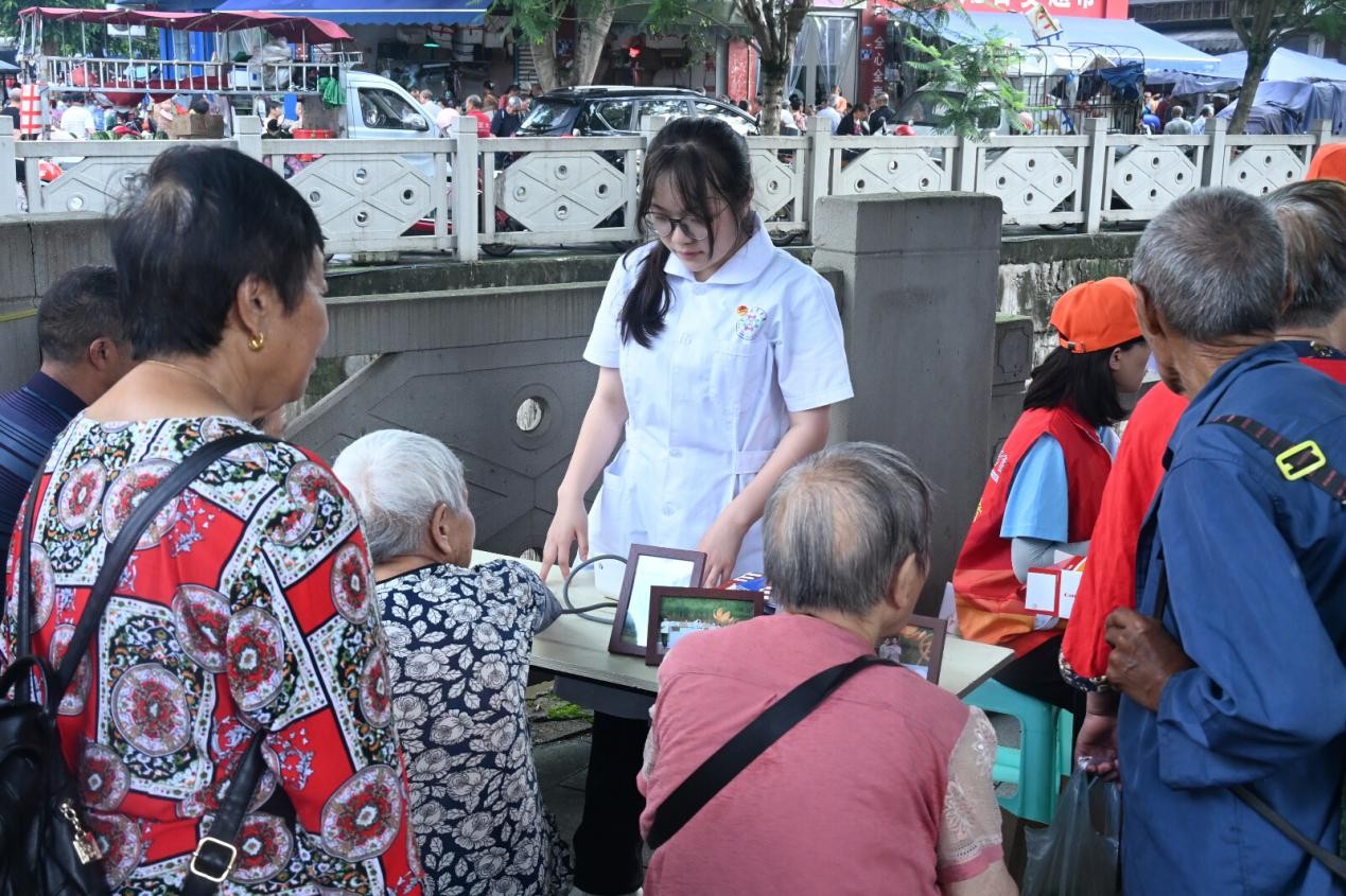 ���R�^�����ů ׌�Ҹ�������ɫ���ؑc���й����I(y��)�W(xu��)Ժ�l(xi��ng)�����d���M(j��n)�F(tu��n)�����s���^(q��)�p���(zh��n)�_չ���(hu��)��(sh��)�`���(d��ng)