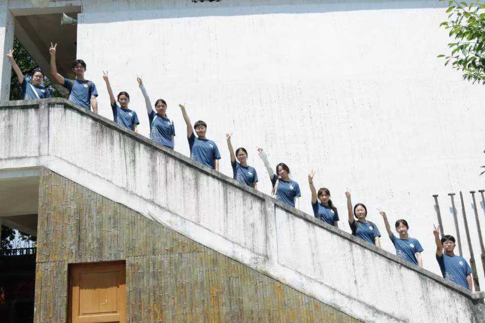 �ഺ����(m��ng)���Ĉ@���Gɫͬ�����B(t��i)�^