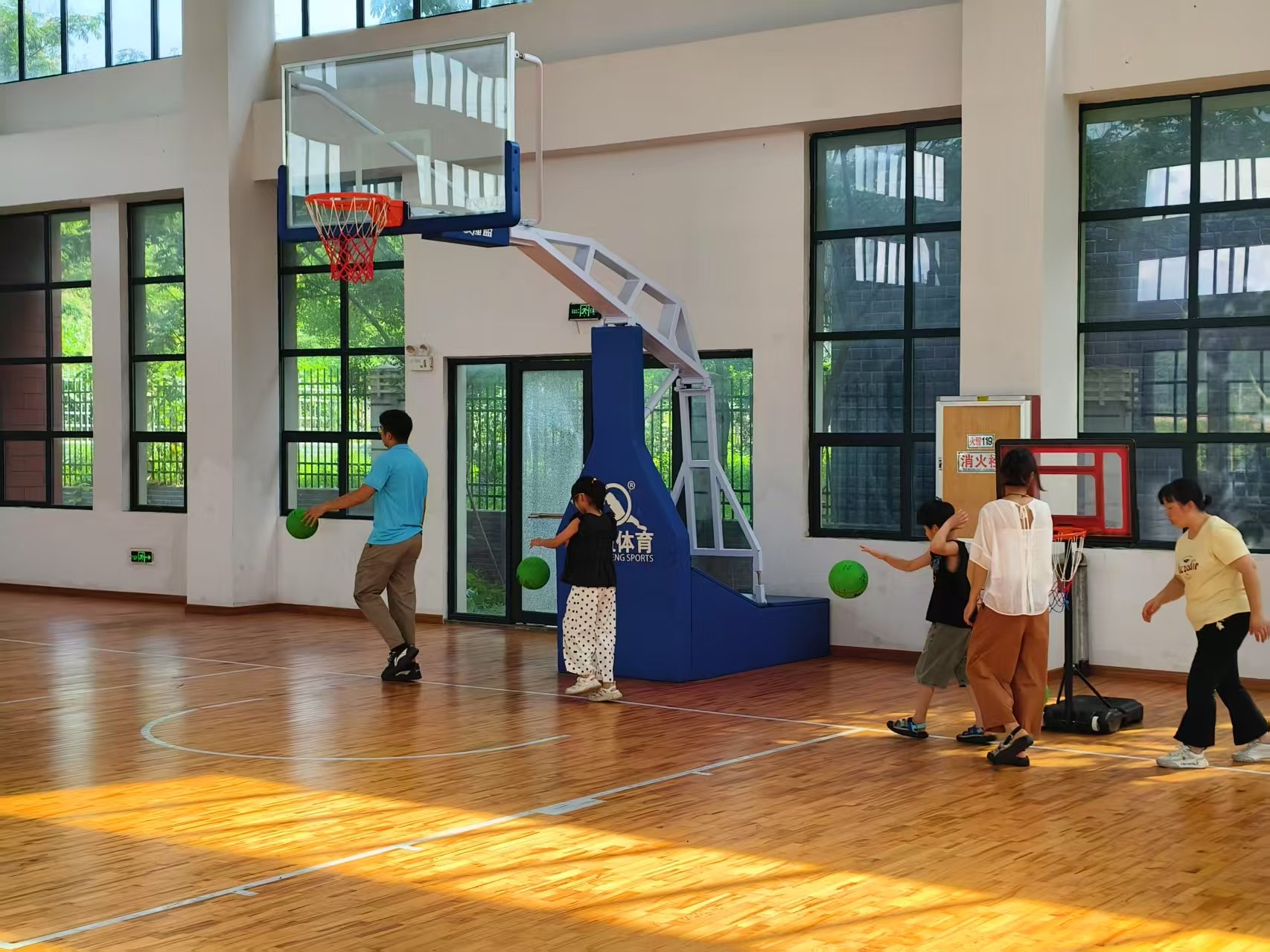 ���o(h��)�����ǡ� ���Lů�(y��ng)������־Ը�����M(j��n)�������ǘ�(sh��)������]�Y��ͯ