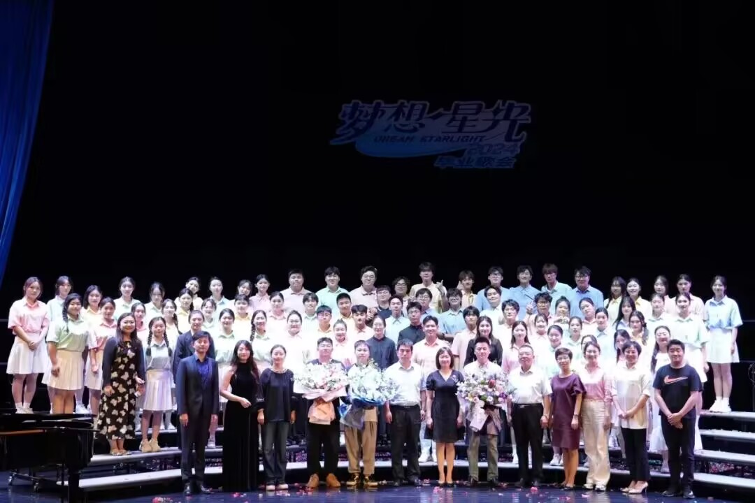 �c(di��n)����(m��ng)�룬�ǹ��Wҫ����ӛ̩�݌W(xu��)Ժ����(m��ng)�롤�ǹ⡱���I(y��)�ϳ����(hu��)