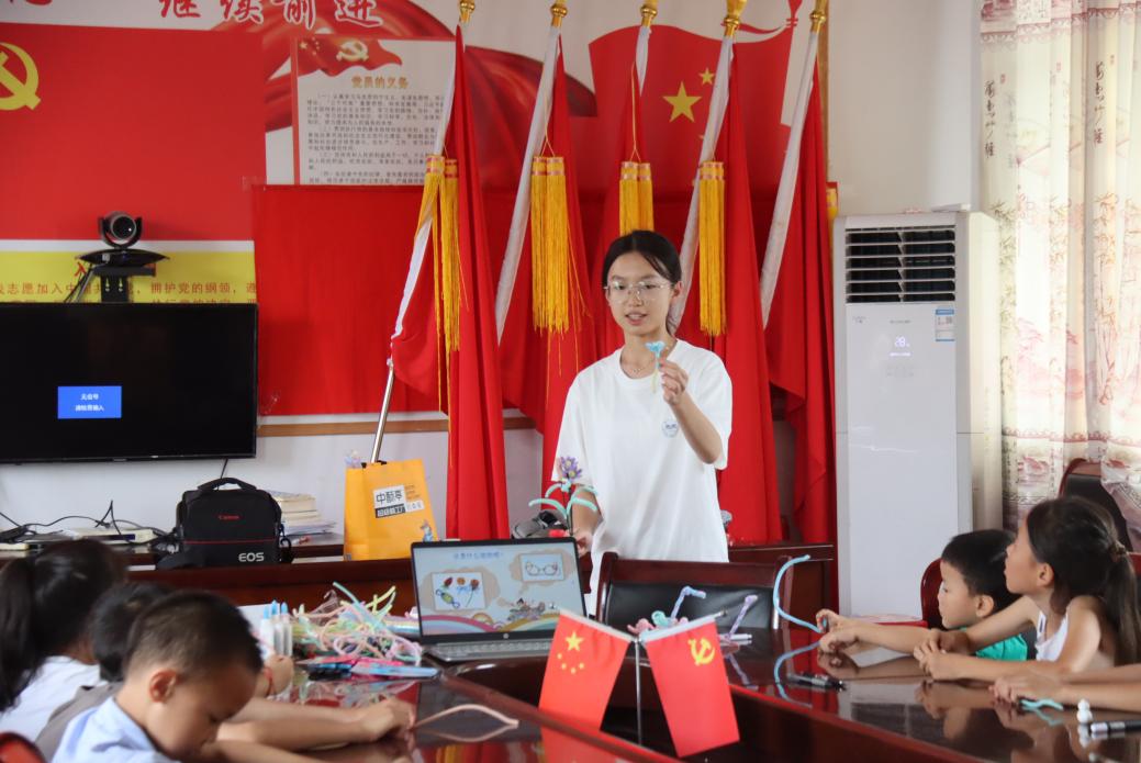 ����Ϫ֪�С�֧��ӛ��׌��Ϫ�庢�ӵĄ��⡰Ť������