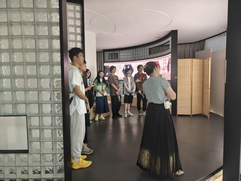  �Ӻ���W(xu��)�W(xu��)�������ػ����z�w�(y��n)�����_չ�Ļ����Ќ�(sh��)�`