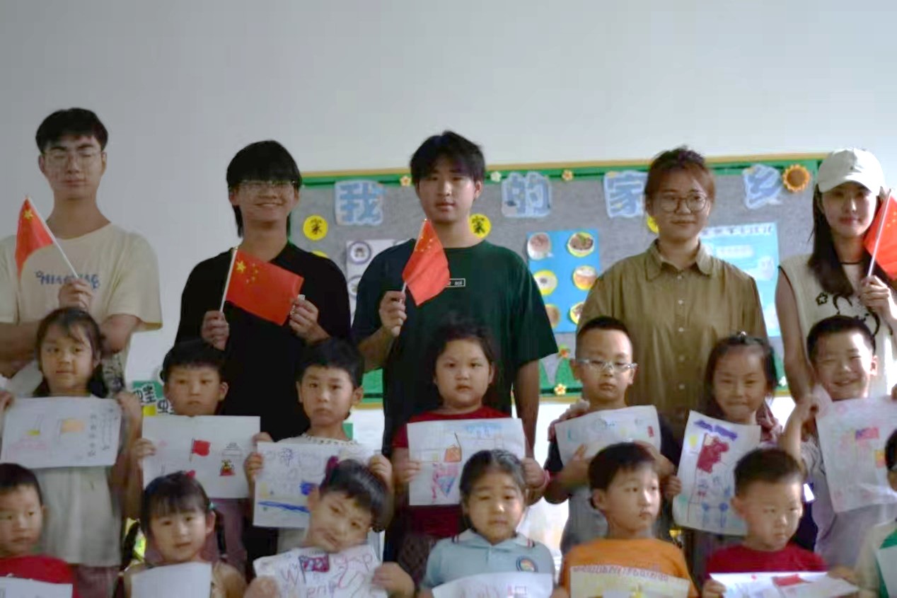 �c��ͯ�У��y�ּtɫ���񹲊^�M�������l���������